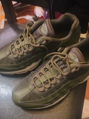 Nike Women's Olive/White Air Max Style Sneakers